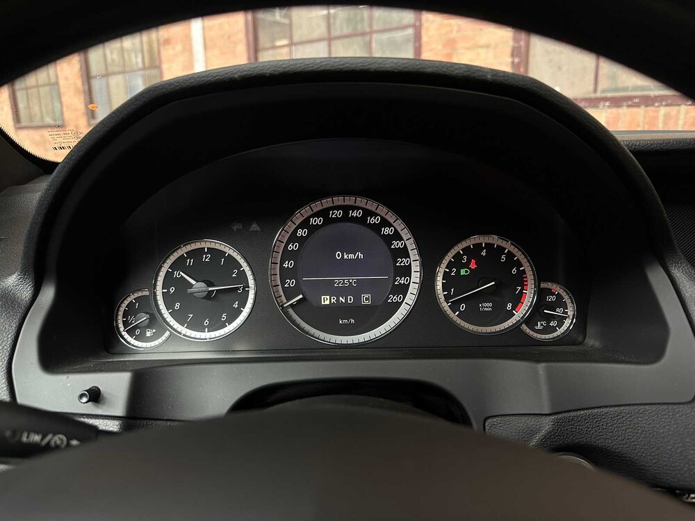 Mercedes-Benz E500 AMG coupé 5.5 V8 388pk 2009 E-klasse Youngtimer