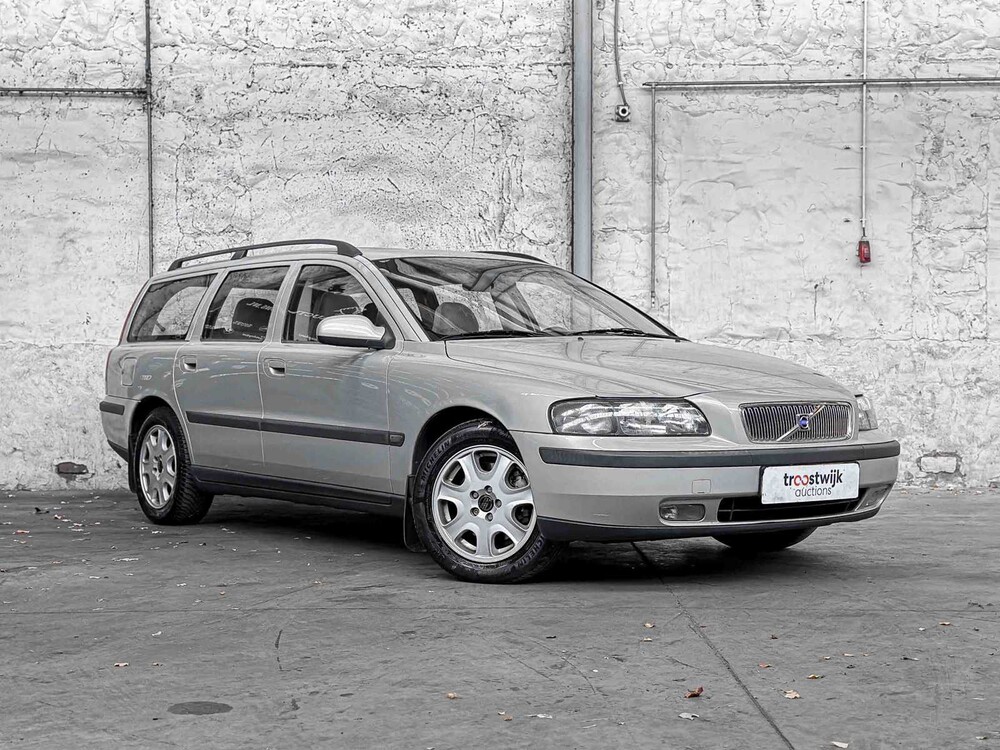 Volvo V70 2.4 T G.Ocean Race 200pk 2002, 97-JS-SG