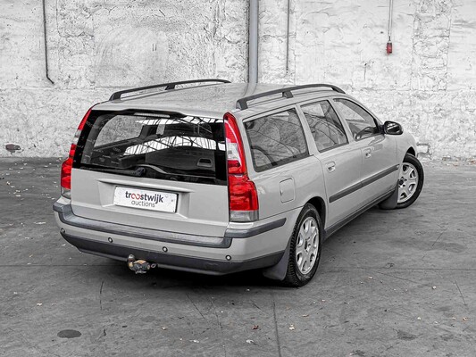 Volvo V70 2.4 T G.Ocean Race 200pk 2002, 97-JS-SG