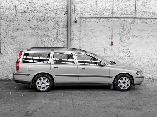 Volvo V70 2.4 T G.Ocean Race 200pk 2002, 97-JS-SG