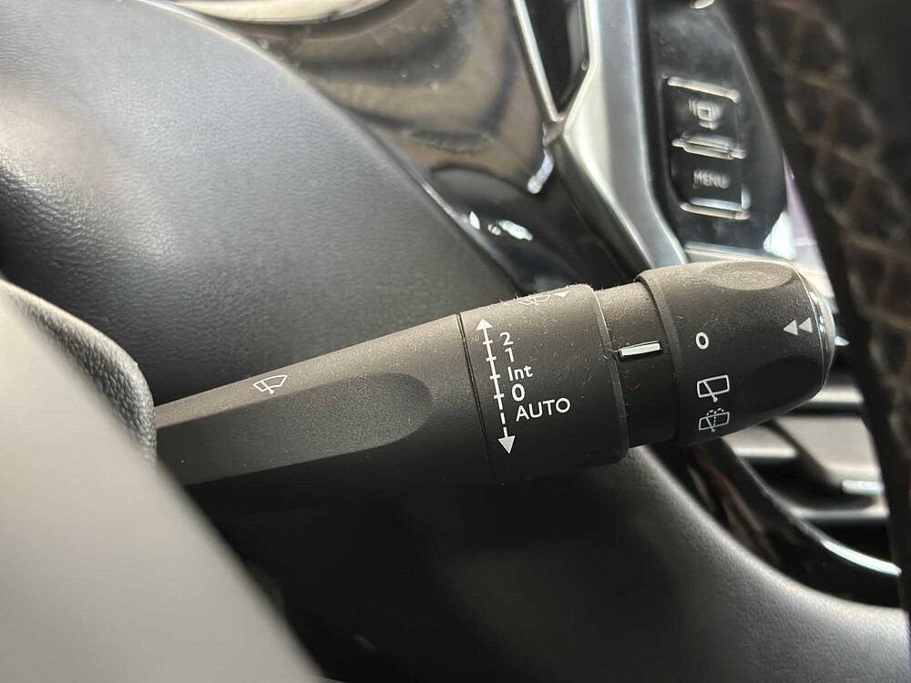 Peugeot 208 1.4 VTi Allure 95pk 2012, 31-XVB-3