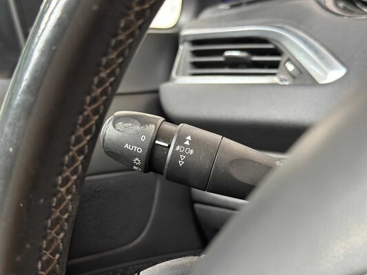 Peugeot 208 1.4 VTi Allure 95pk 2012, 31-XVB-3