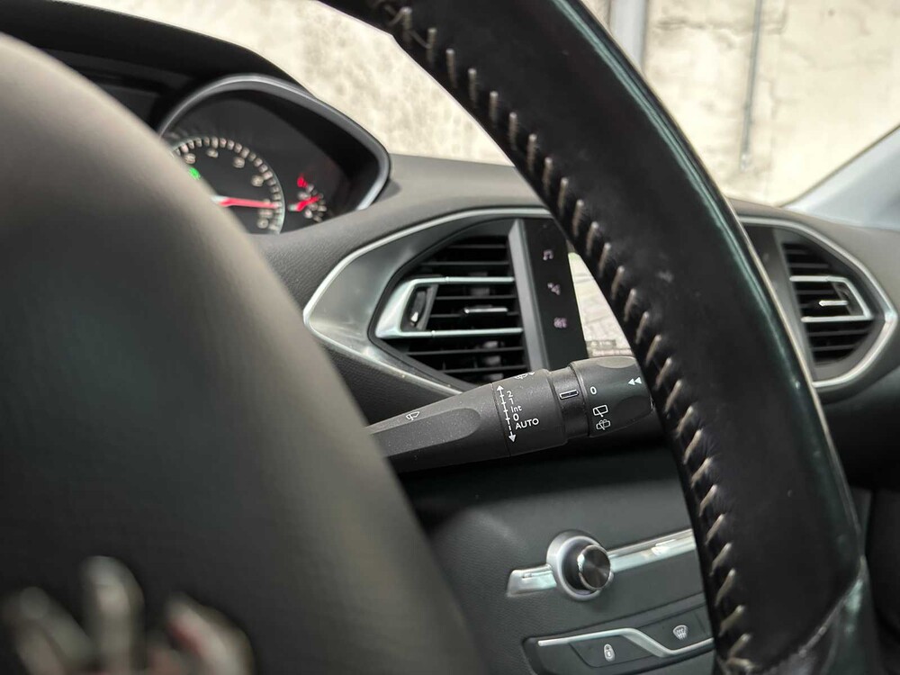 Peugeot 308 SW 1.2 PureTech Allure 131pk 2018, SK-715-Z