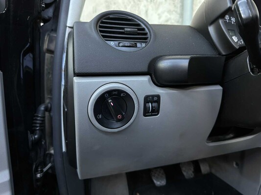 Volkswagen New Beetle Cabriolet 1.6 102pk 2003, 75-GNV-4