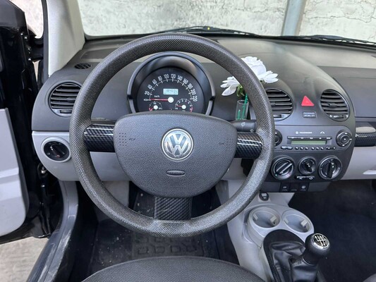 Volkswagen New Beetle Cabriolet 1.6 102pk 2003, 75-GNV-4