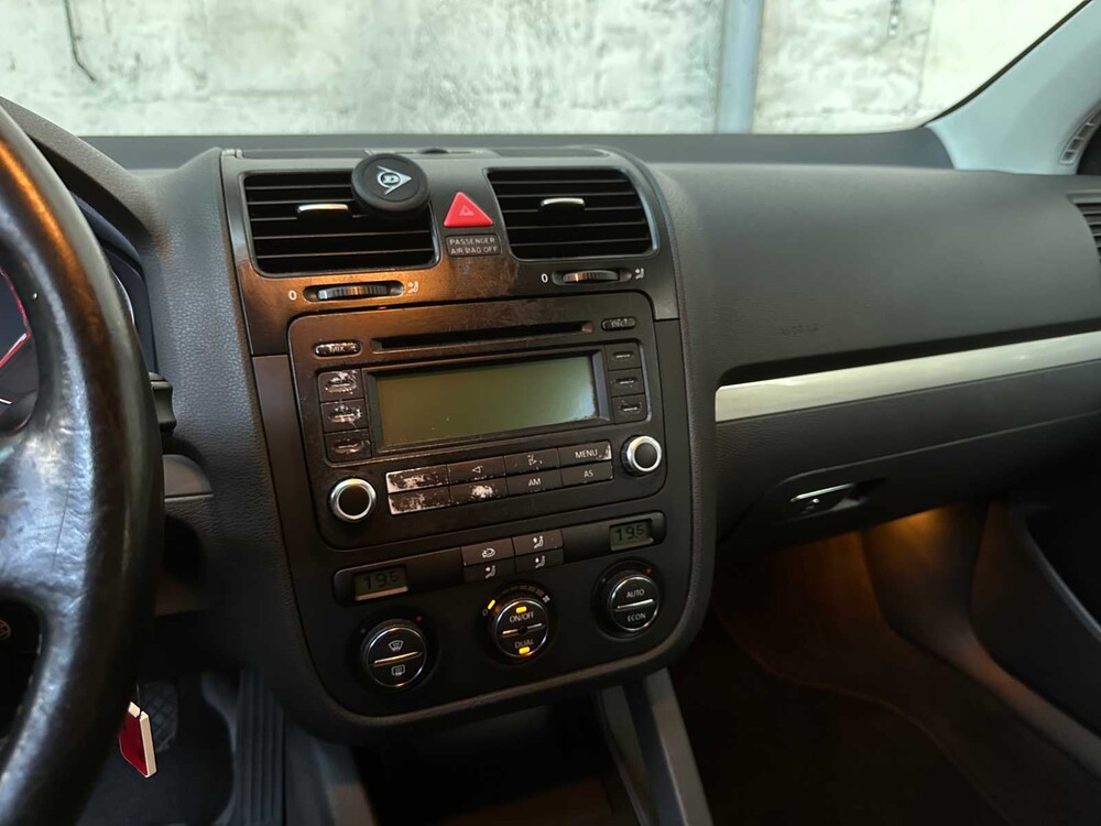 Volkswagen Golf 1.6 FSI Sportline 105pk 2006, 90-SL-JZ