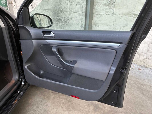 Volkswagen Golf 1.6 FSI Sportline 105pk 2006, 90-SL-JZ