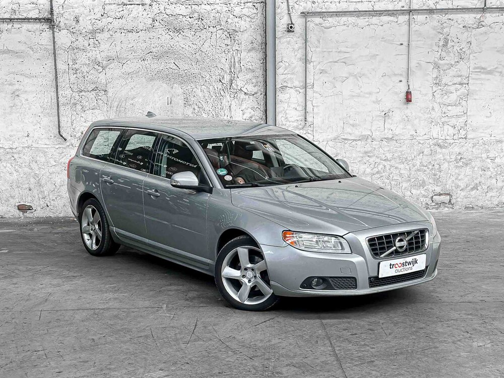 Volvo V70 2.4D Momentum 175pk 2010, 48-KXP-9