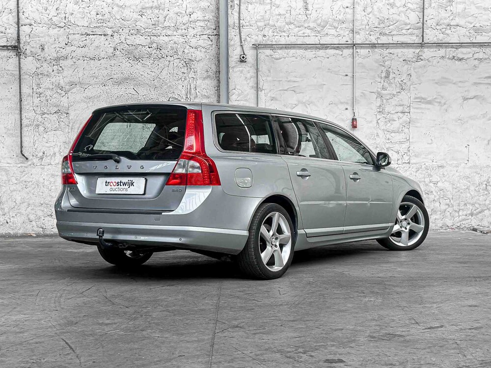 Volvo V70 2.4D Momentum 175pk 2010, 48-KXP-9