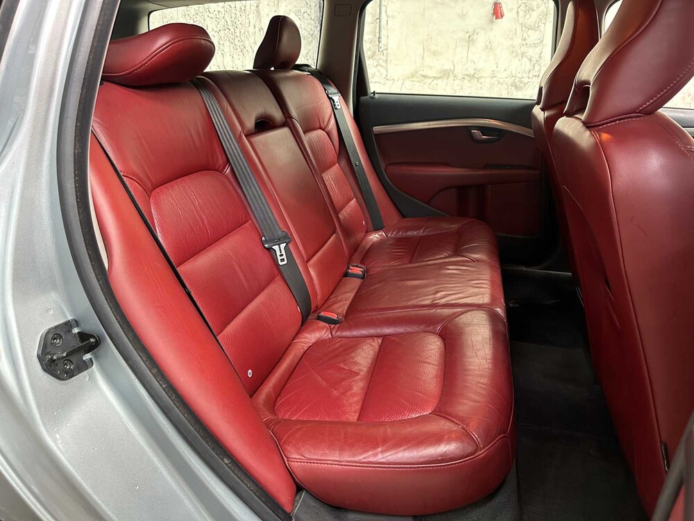 Volvo V70 2.4D Momentum 175pk 2010, 48-KXP-9