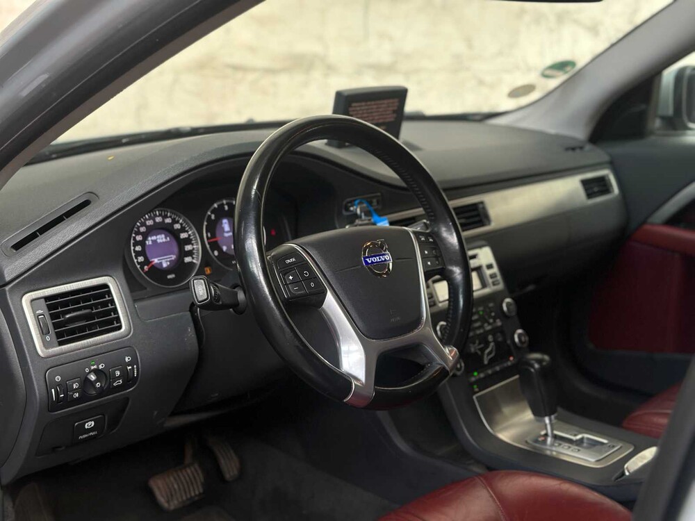 Volvo V70 2.4D Momentum 175pk 2010, 48-KXP-9