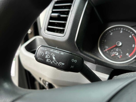 Volkswagen Crafter 35 2.0 TDI L4 EL Highline 177pk 2018, V-106-NZ Bedrijfswagen