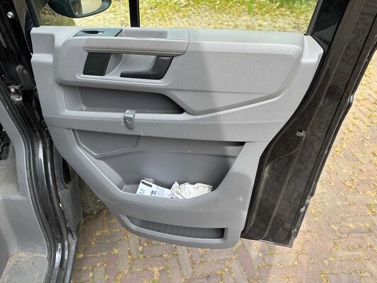 Volkswagen Crafter 35 2.0 TDI L4 EL Highline 177pk 2018, V-106-NZ Bedrijfswagen