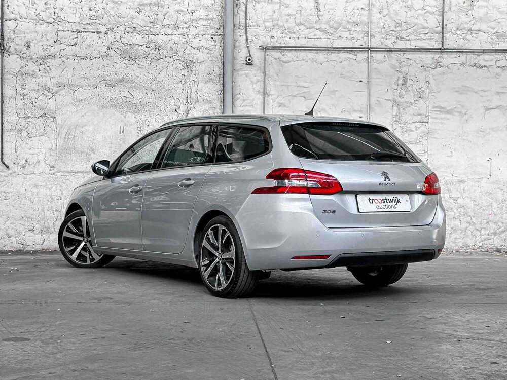 Peugeot 308 1.2 PureTech Allure 110pk 2015, ZT-579-K