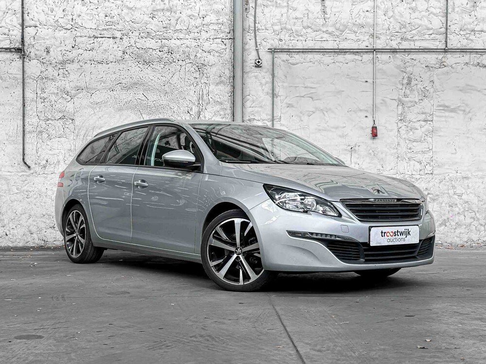 Peugeot 308 1.2 PureTech Allure 110pk 2015, ZT-579-K