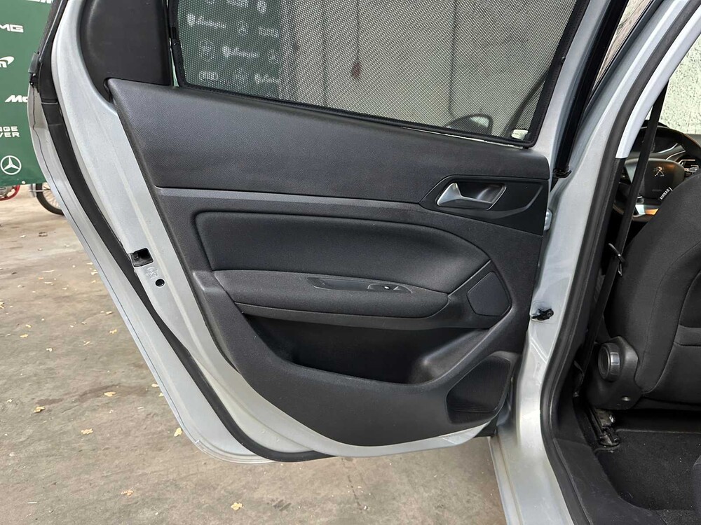 Peugeot 308 1.2 PureTech Allure 110pk 2015, ZT-579-K