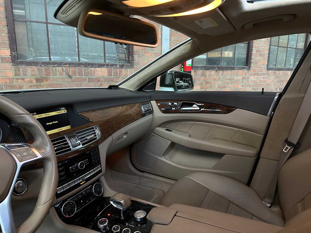 Mercedes-Benz CLS63 AMG 5.5 V8 525PS 2012 CLS-Klasse (53.000 KM)