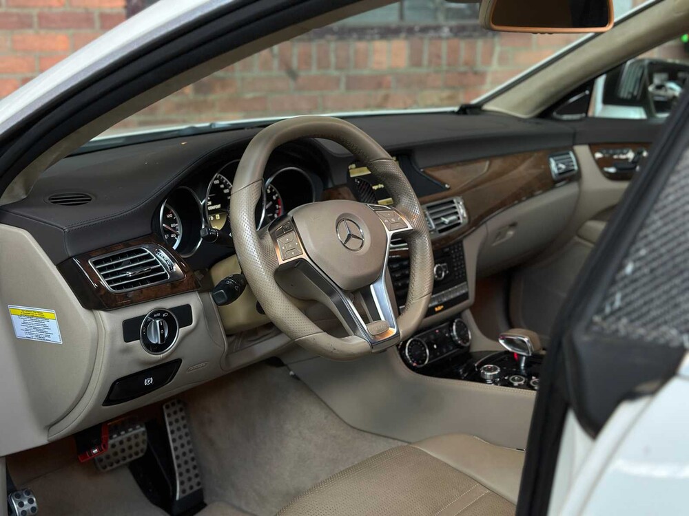 Mercedes-Benz CLS63 AMG 5.5 V8 525PS 2012 CLS-Klasse (53.000 KM)