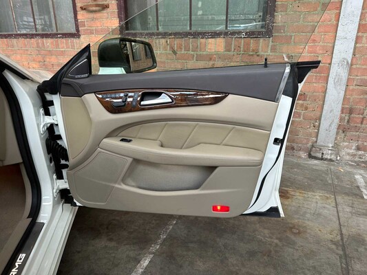 Mercedes-Benz CLS63 AMG 5.5 V8 525PS 2012 CLS-Klasse (53.000 KM)