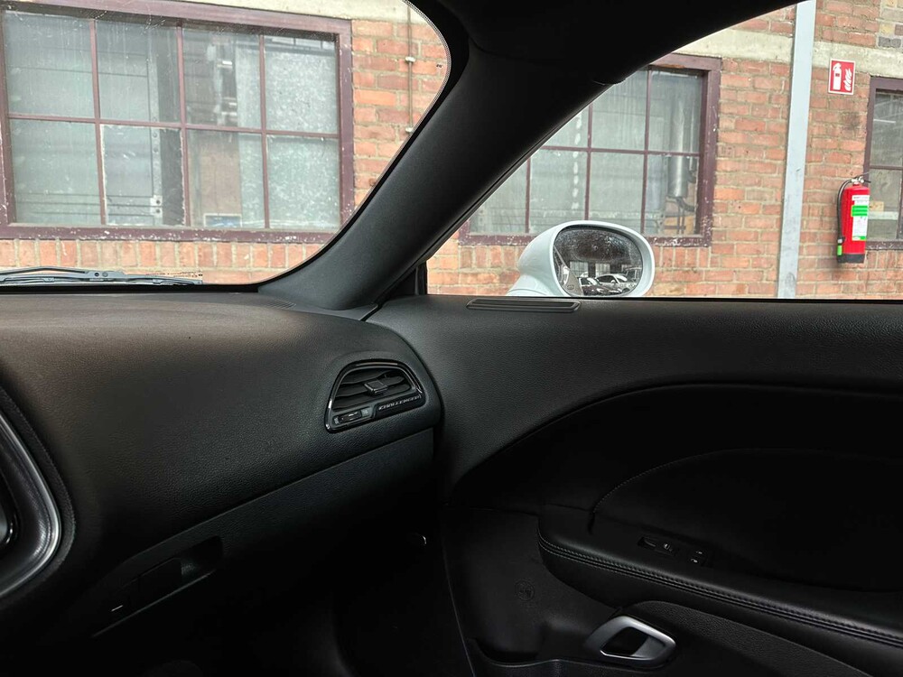 Dodge Challenger SXT PLUS 3.6 V6 305PS 2016