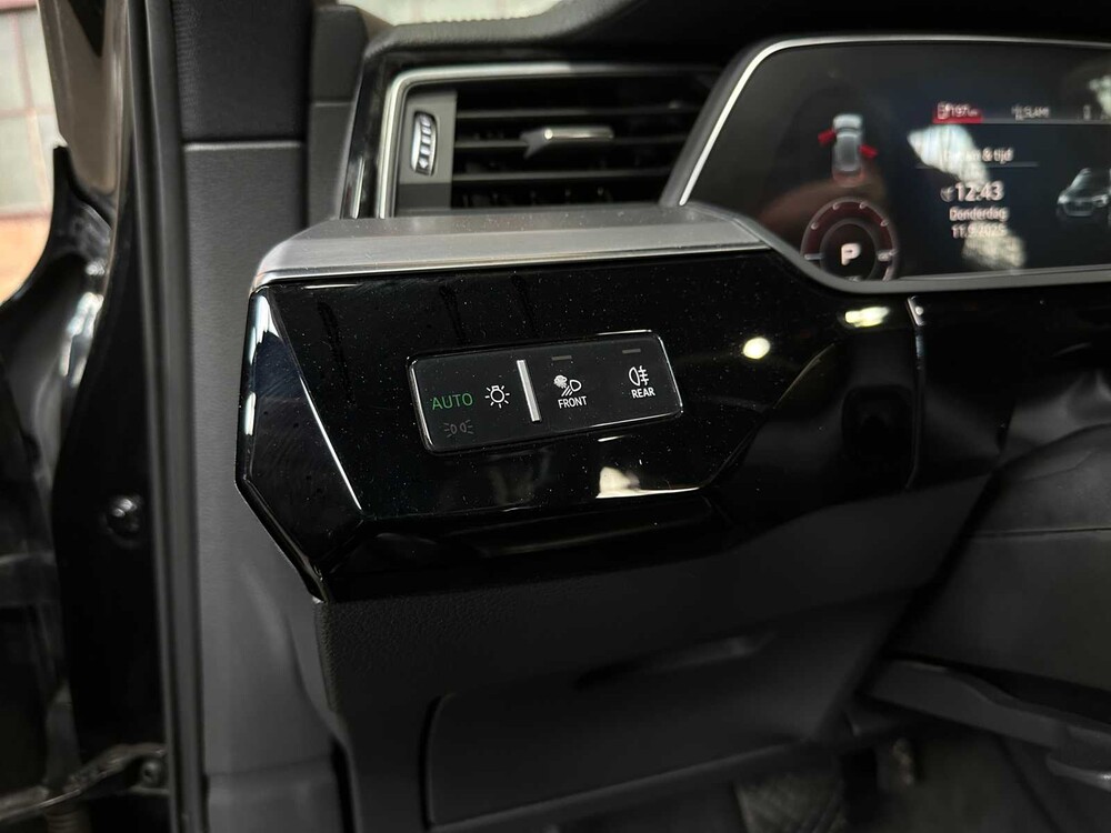 Audi e-tron 55 Quattro Advanced 95 kWh S-Line 408PS 2019, G-443-RT