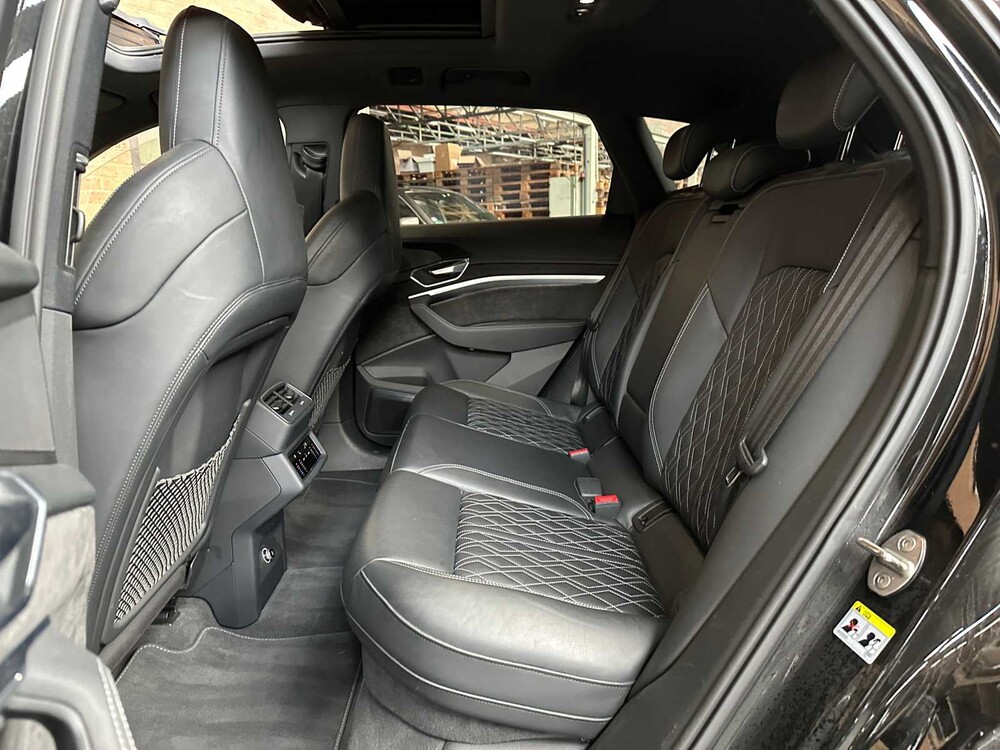 Audi e-tron 55 Quattro Advanced 95 kWh S-Line 408PS 2019, G-443-RT