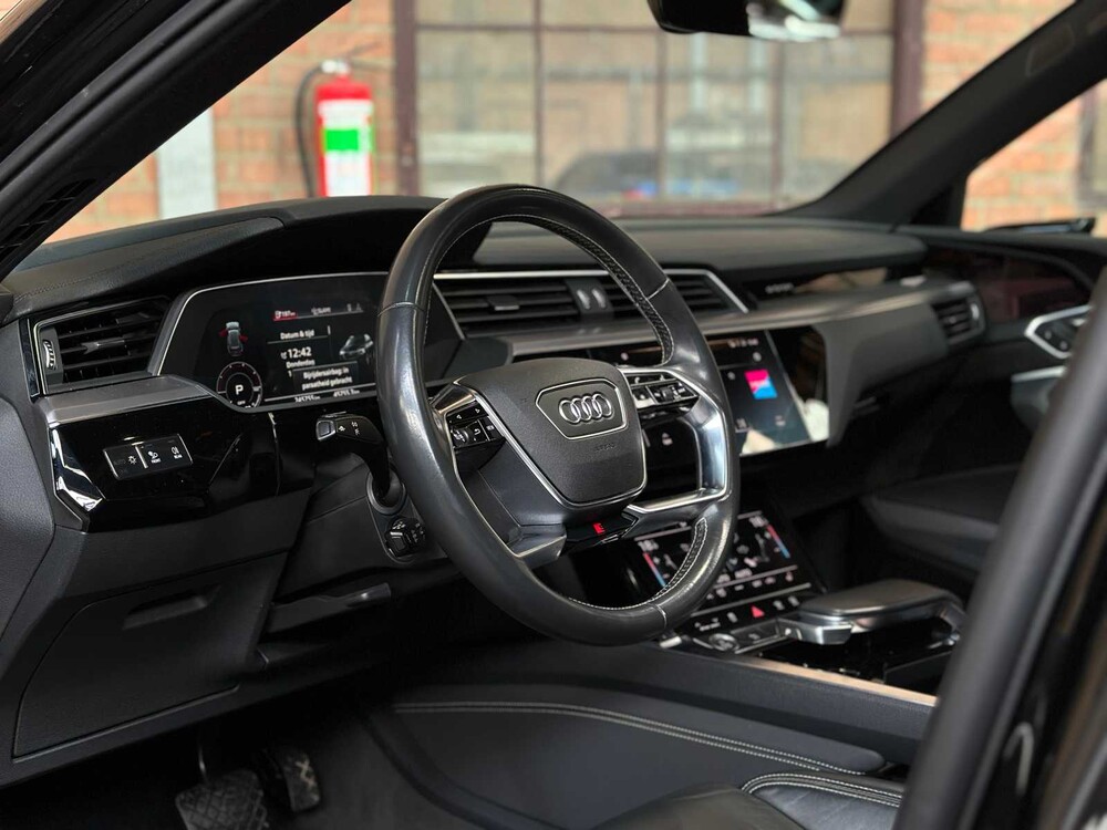 Audi e-tron 55 Quattro Advanced 95 kWh S-Line 408PS 2019, G-443-RT