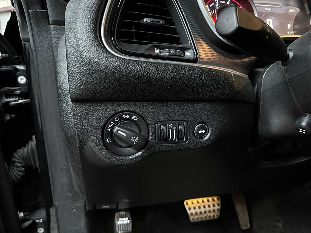 Dodge Challenger SXT PLUS 3.6 V6 305PS 2015