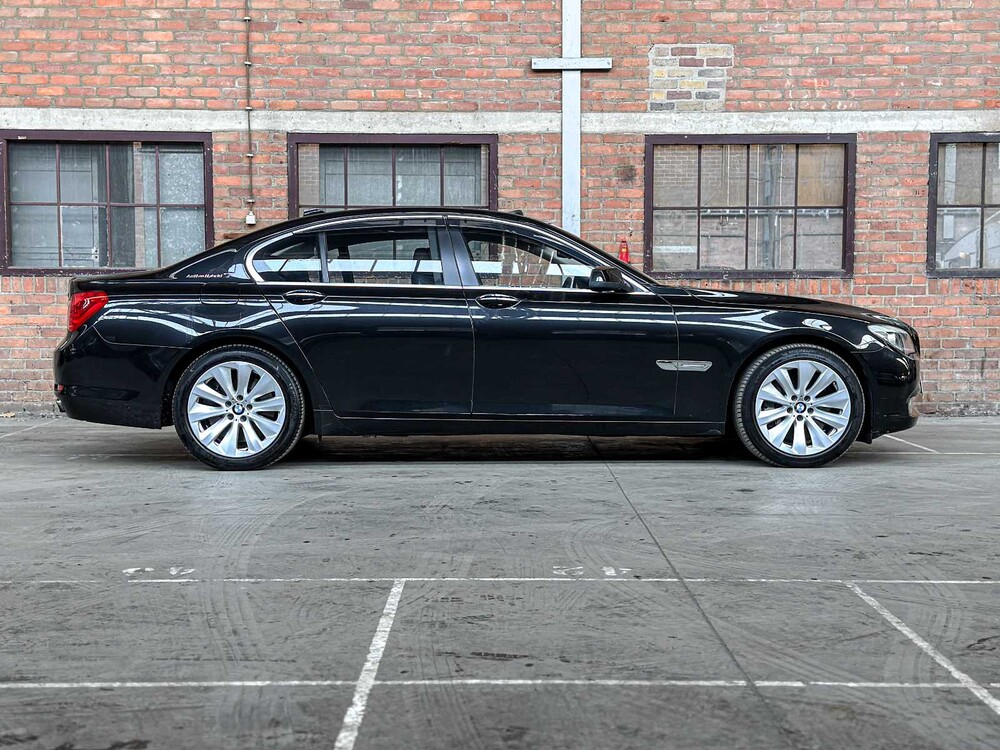 BMW ActiveHybrid7 F04 4.4 V8 465PS 2011