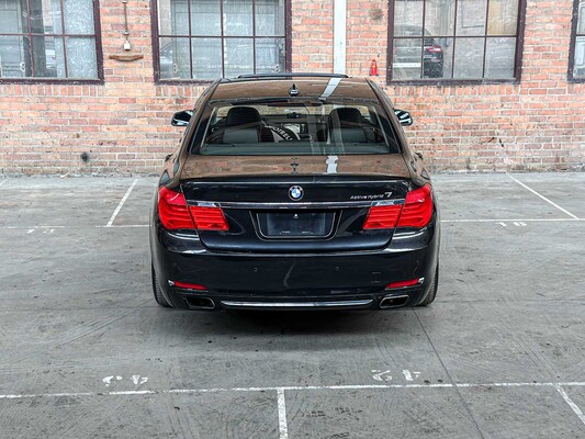 BMW ActiveHybrid7 F04 4.4 V8 465PS 2011