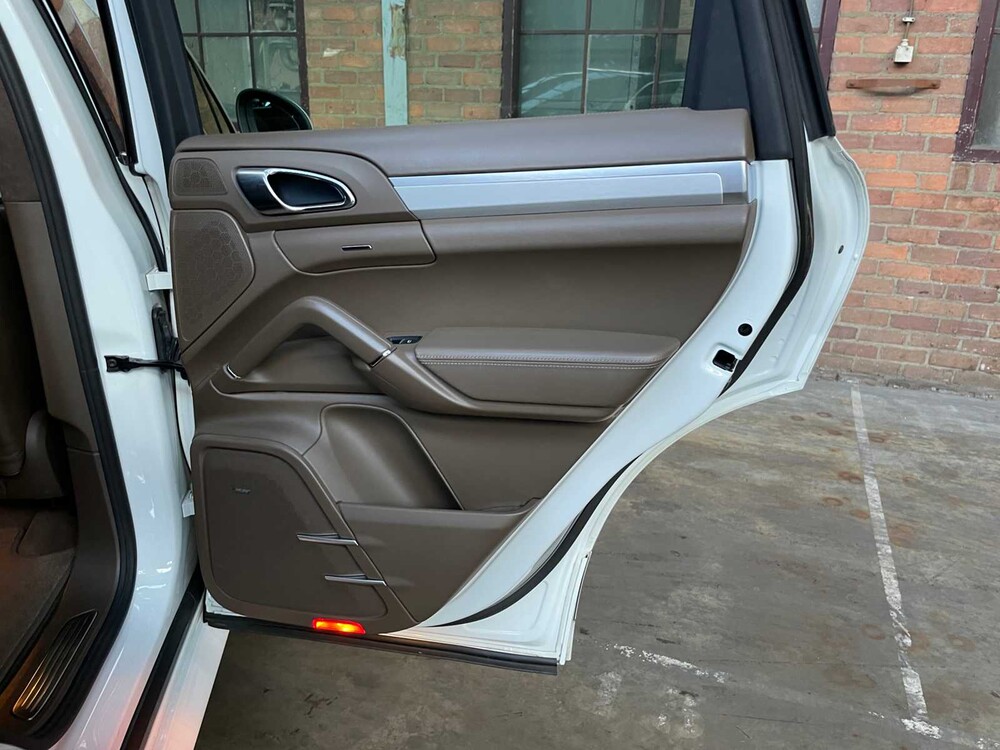 Porsche Cayenne Turbo 4.8 V8 500hp 2013 GTS package