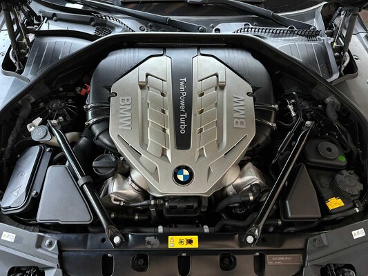 BMW ActiveHybrid7 F04 4.4 V8 465PS 2011