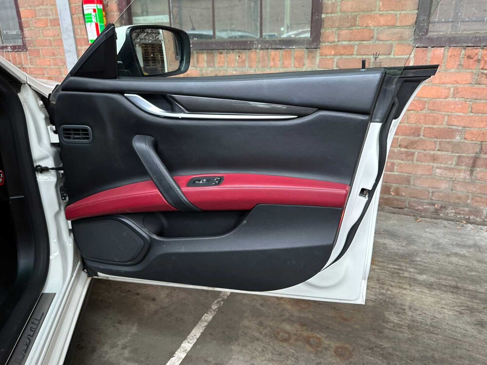 Maserati Ghibli 3.0 V6 D 275hp 2015, 9-ZSL-90