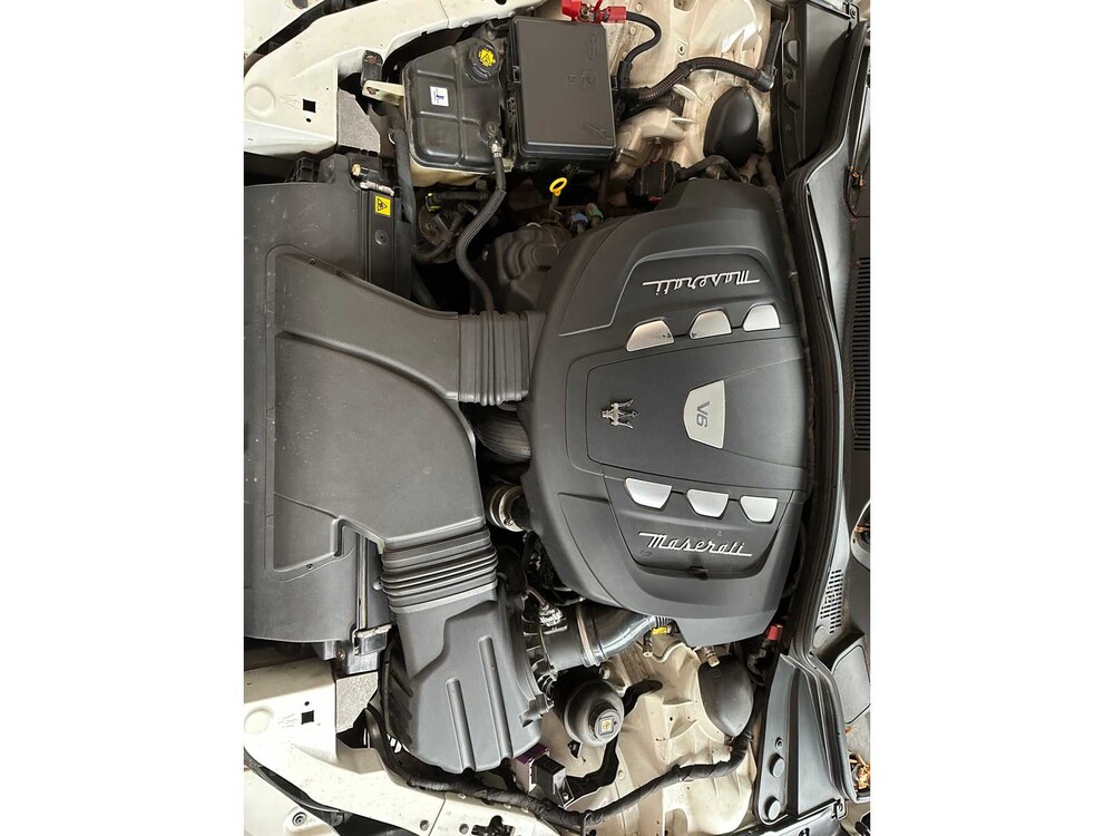 Maserati Ghibli 3.0 V6 D 275hp 2015, 9-ZSL-90