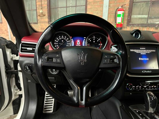 Maserati Ghibli 3.0 V6 D 275pk 2015, 9-ZSL-90
