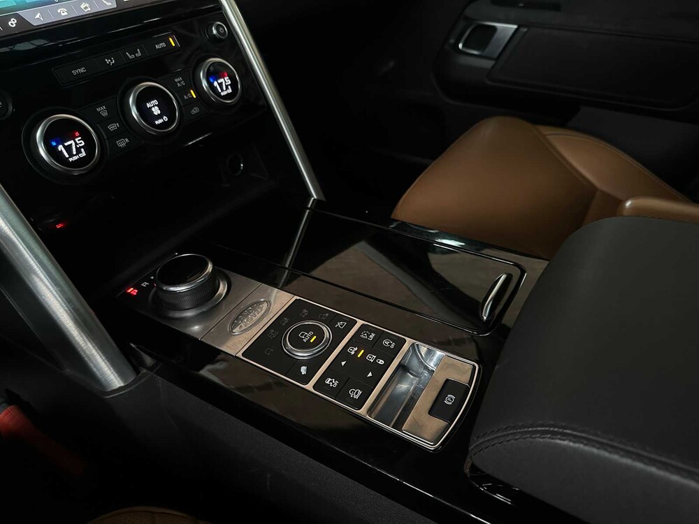 Land Rover Discovery 3.0 Td6 First Edition 7p. 258pk 2017, NT-499-K