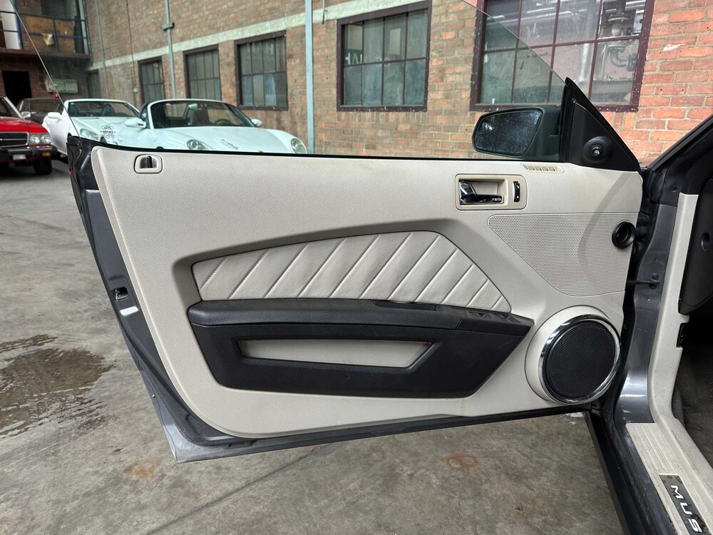 Ford Mustang Cabriolet 3.7 V6 310pk 2011