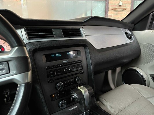 Ford Mustang Cabriolet 3.7 V6 310pk 2011