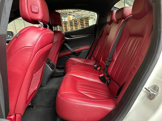Maserati Ghibli 3.0 V6 D 275pk 2015, 9-ZSL-90