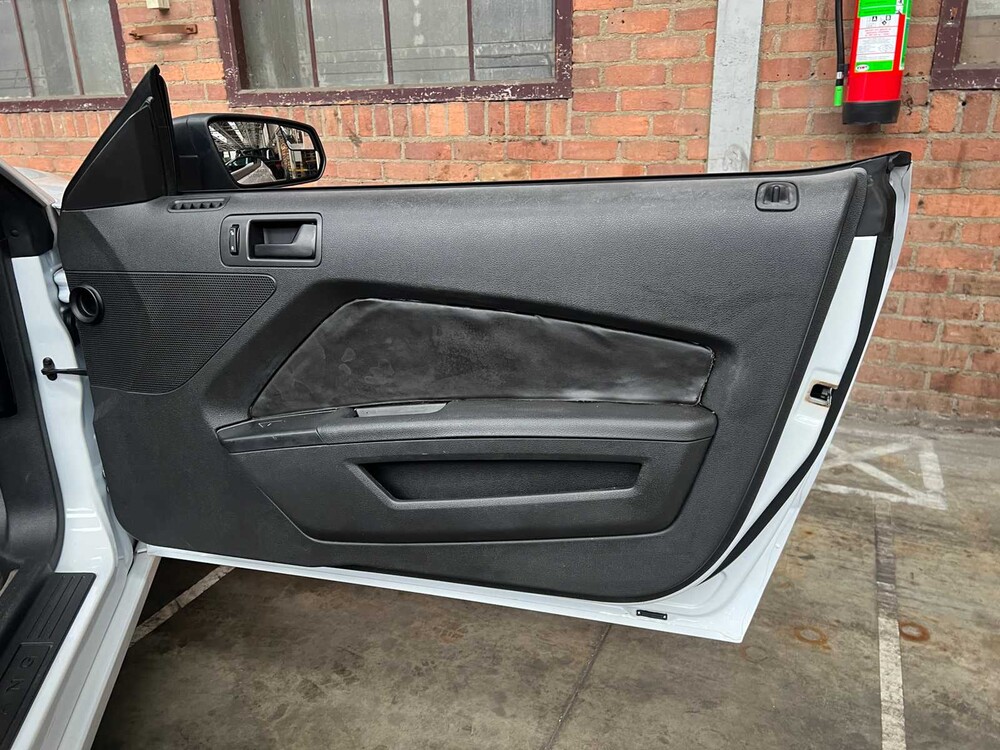 Ford Mustang Cabriolet 3.7 V6 305pk 2014