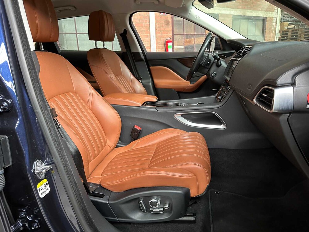 Jaguar F-PACE 2.0 Portfolio AWD 25d 241pk 2017, SV-524-B