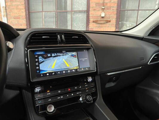 Jaguar F-PACE 2.0 Portfolio AWD 25d 241pk 2017, SV-524-B
