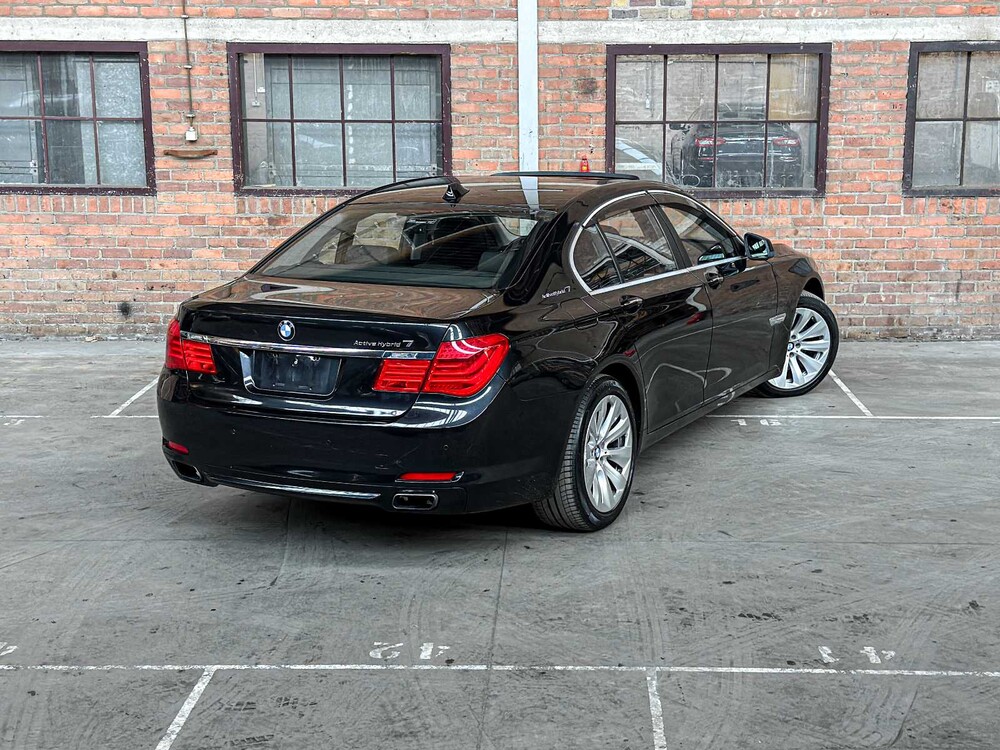 BMW ActiveHybrid7 F04 4.4 V8 465pk 2011