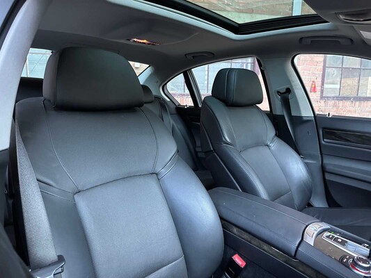 BMW ActiveHybrid7 F04 4.4 V8 465pk 2011