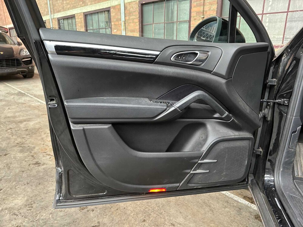 Porsche Cayenne 3.6 299pk 2012, 5-TBR-27