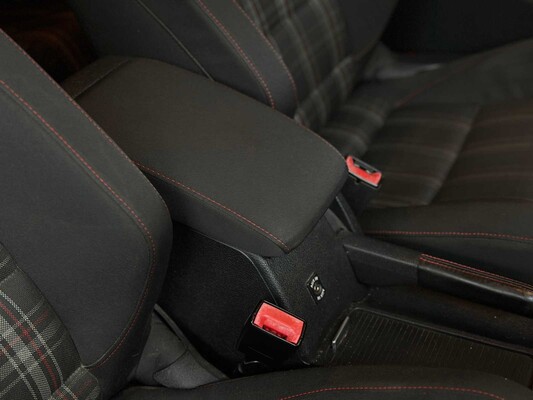 Volkswagen Golf GTI VI 2.0 DSG 211pk 2010 (NEW ENGINE 71.547) Golf 6, J-699-TZ