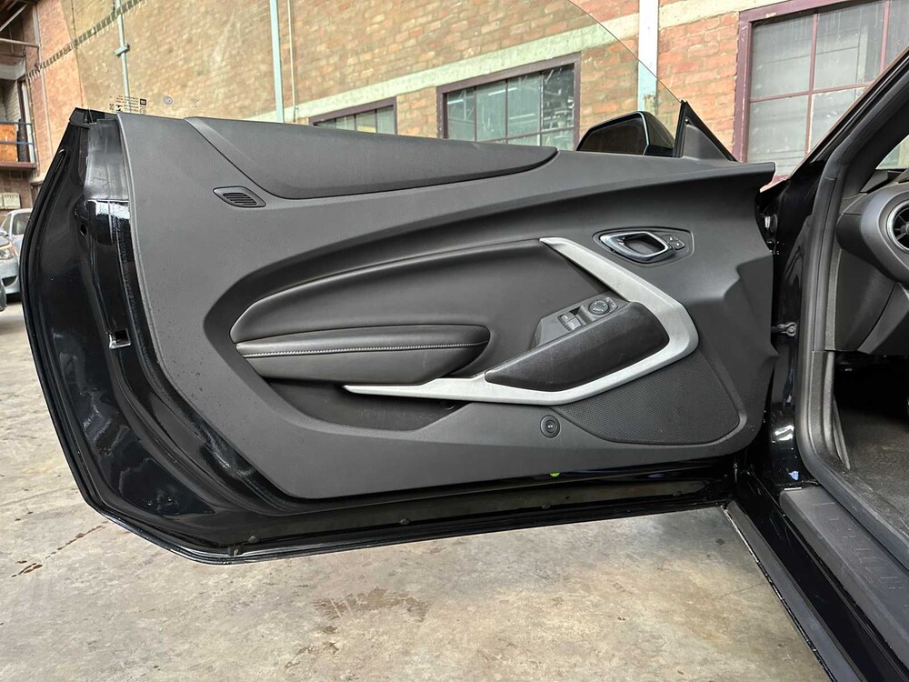 Chevrolet Camaro 1LT 2.0L l4 F DOHC 16V 275pk 2019