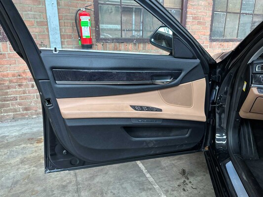 BMW ActiveHybrid7 F04 4.4 V8 465pk 2011