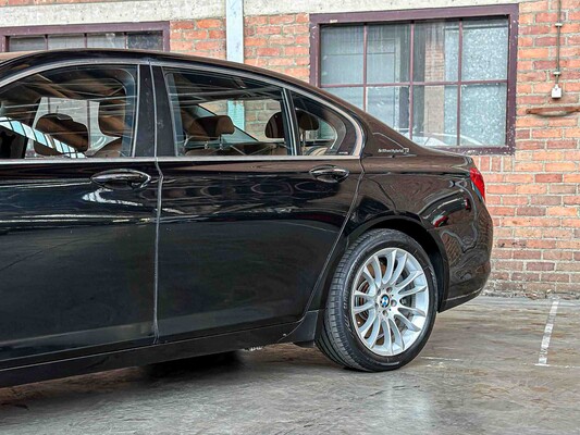 BMW ActiveHybrid7 F04 4.4 V8 465pk 2011
