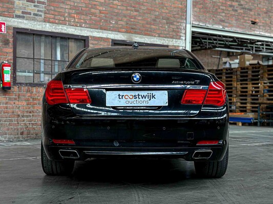 BMW ActiveHybrid7 F04 4.4 V8 465pk 2011